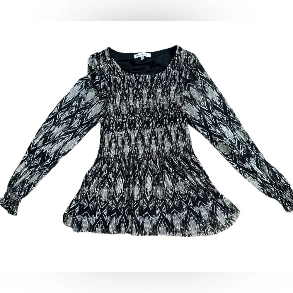 Rose+Olive  Stretchy Flared Bottom Long Sleeve Top Black & White Women sz Small
